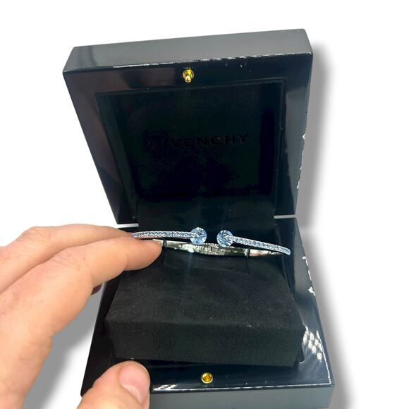 NWT Givenchy Crystal & Pavé Hinged Bangle Bracelet silver & Light Blue NEW - Picture 3 of 12